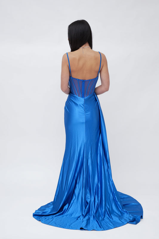 Abito da sera “Celestial Blue” con bustier strutturato e spacco audace