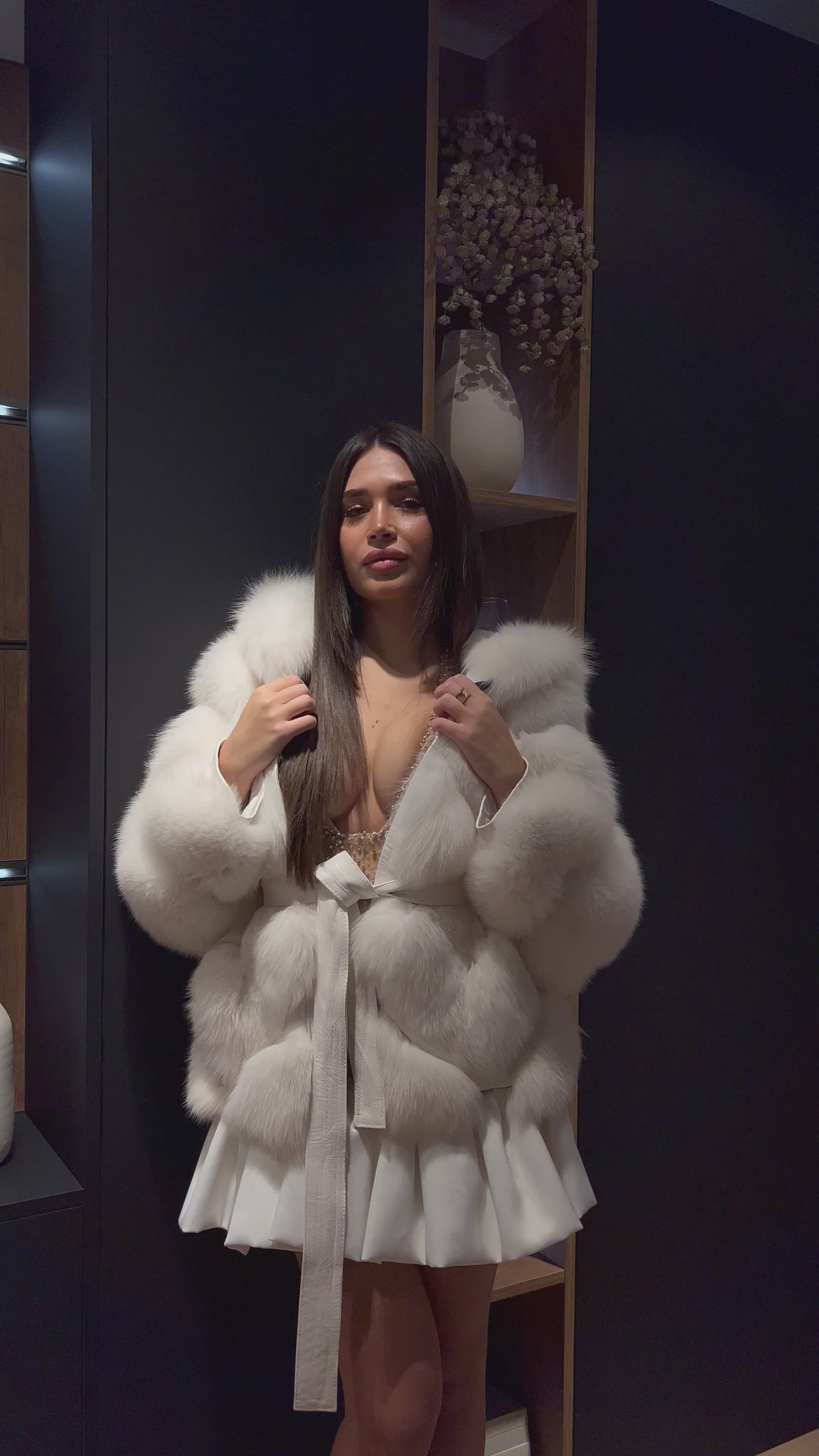 Giacca in Vera Volpe con Cappuccio Bianco Artico